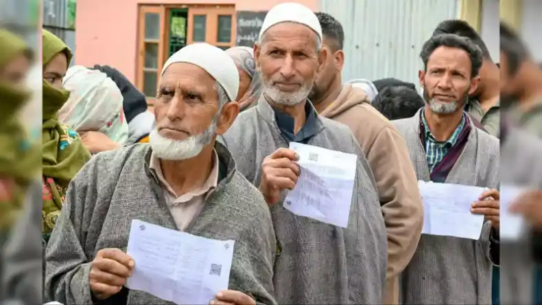 हरियाणा में एक विधायक ने 9 घंटे में 3 बार बदली पार्टी!