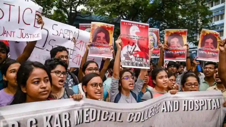 ब्लूटूथ हेडफोन ने सुलझाई कोलकाता डॉक्टर रेप केस की गुत्थी, ऐसे कनेक्ट हुए सबूत