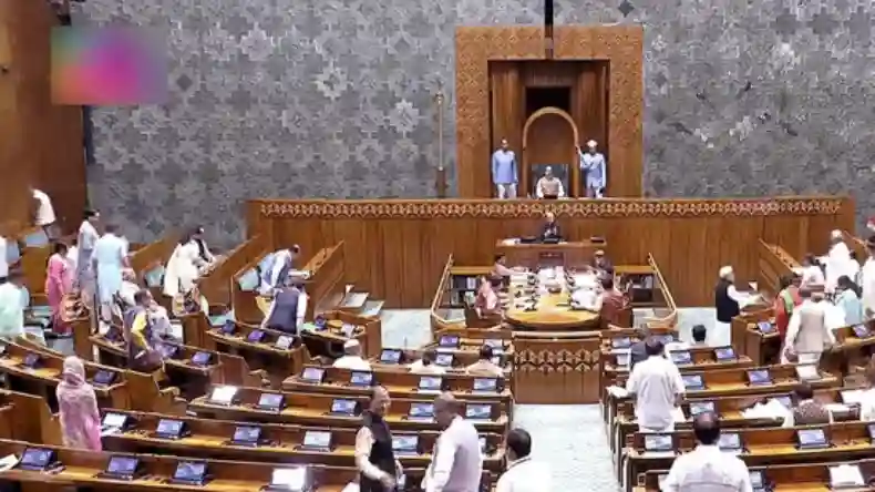 क्या है वक्फ बोर्ड, जिसके कारण देश भर के मुसलमान सड़कों पर आ गए? मुगलों से लेकर अंग्रेजों तक, जानिए वक्फ बोर्ड का इतिहास