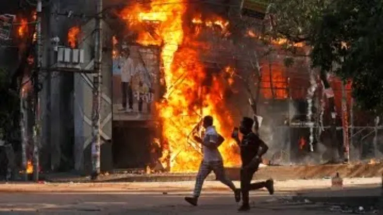 Bangladesh Protest: क्या है इंदिरा गांधी और शेख हसीना का कनेक्शन? परिवार की हत्या के बाद जान बचाने आईं थीं भारत