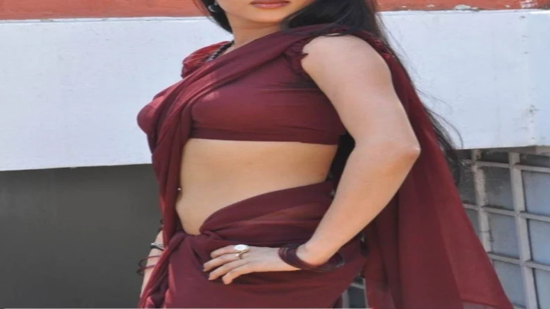 ट्रेन पकड़ने के लिए भागी महिला पर हुआ कुछ ऐसा…वीडियो देखकर उड़ जाएंगे होश