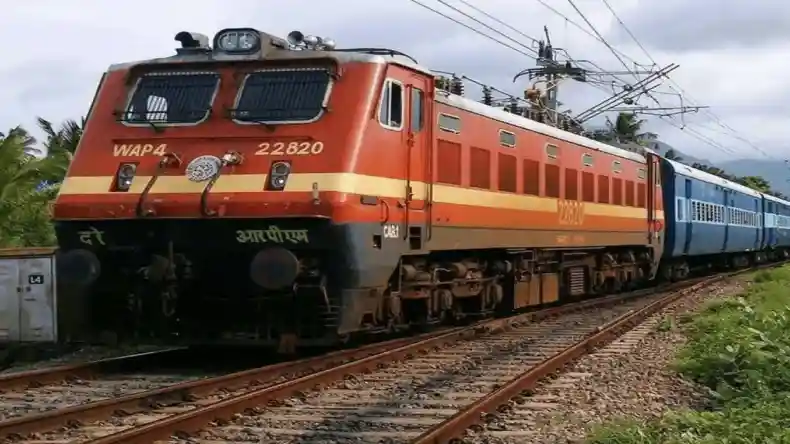 त्योहार के सीजन में घर वापसी होगी आसान: भारतीय रेलवे चला रही 6,000 स्पेशल ट्रेनें