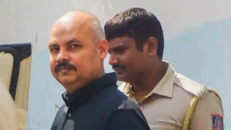 रेखा गुप्ता से मिलने रामलीला मैदान पहुंचीं AAP की ये दिग्गज नेता! केजरीवाल हुए हक्का-बक्का