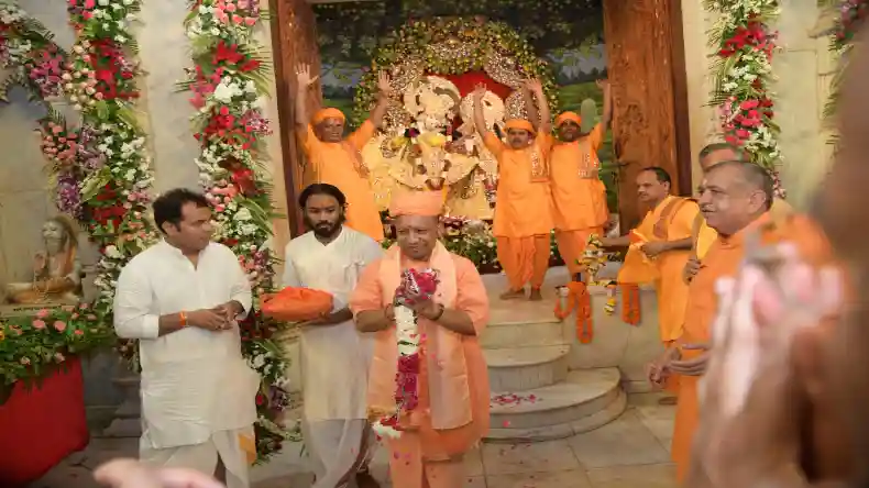 शिव मंदिर के अंदर बीजेपी नेताओं ने की मारपीट, लात-घूंसे की हुई बारिश, मचा हड़कंप