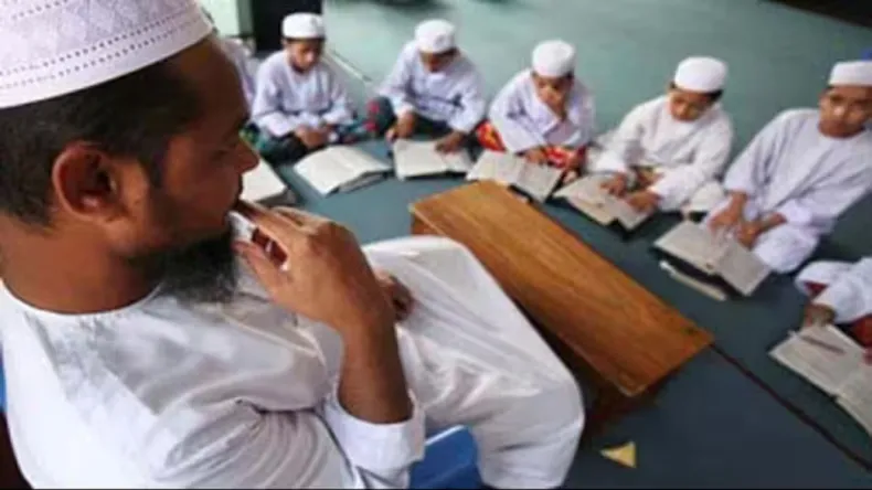 होली आते ही ज्ञान बांटने लगी दिल्ली की नई नवेली CM रेखा गुप्ता, भड़क गए लोग, खूब सुनाई खरी खोटी