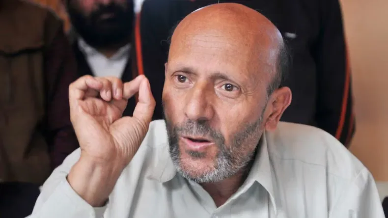 ‘निर्वाचित होने के बाद पार्टी के साथ रहेंगे’, उद्धव ठाकरे और शरद पवार ने नेताओं से लिखवाए शपथ पत्र