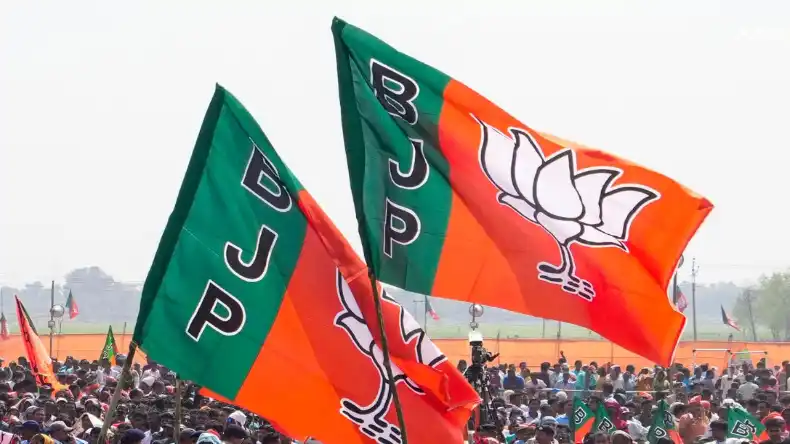कौन है सैफ अली खान का होने वाला दामाद जिसे सारा कर रही हैं गुपचुप तरीके से डेट?