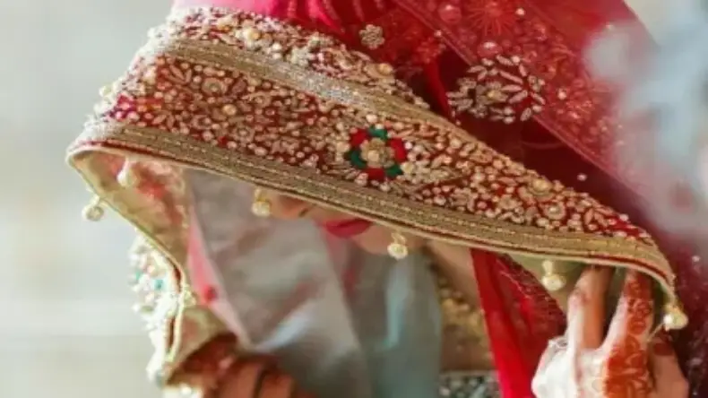 इस शहर में शादी के बाद बिना कपड़ो के रहती है दुल्हन, दूल्हे की रस्म जानकर उड़ जाएंगे होश