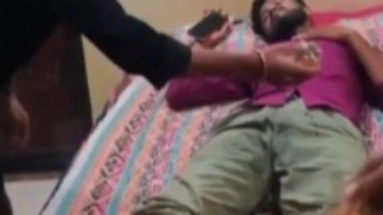 गोवा जा रही ट्रेन के AC कोच में छुपा बैठा था सांप, यात्रियों के छूटे पसीने