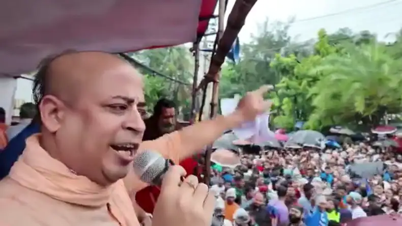 चिन्मय प्रभु की गिरफ़्तारी पर नाराज़ भारत ने बांग्लादेश को दी धमकी तो यूनुस मोदी को दिखाने लगे आंख!