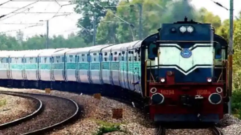 छठ के घाट पर पहुंचे भोजपुरी सेलेब्स, महापर्व को मनाया कुछ इस तरह…