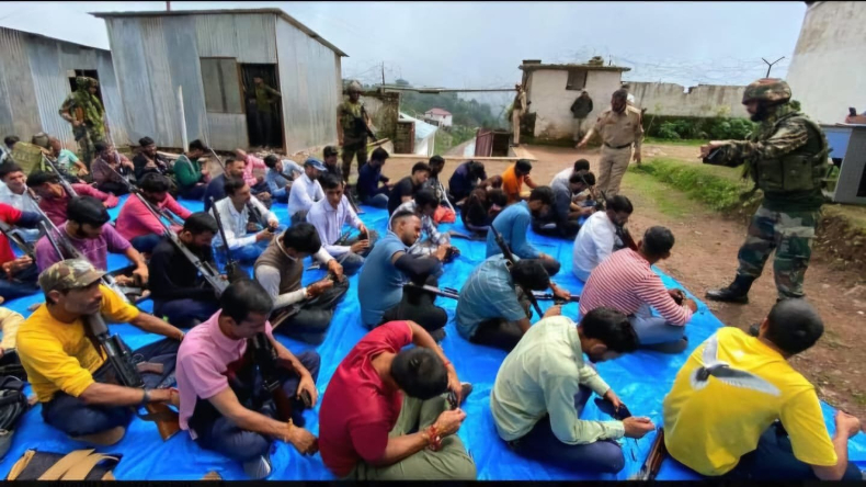 जम्मू-कश्मीर के किश्तवाड़ में आतंकियों से मुठभेड़: सेना के दो जवान शहीद