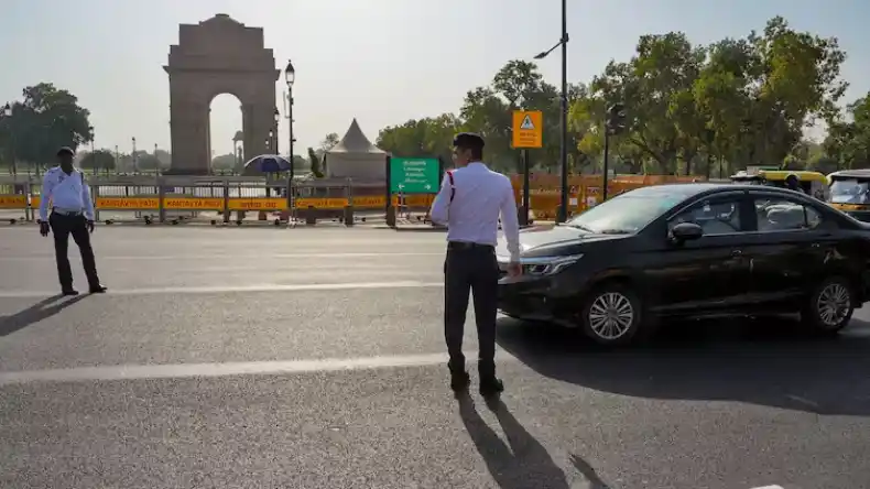 ‘हम आपके जवाब से संतुष्ट नहीं’, राजधानी के गैस चेंबर बनने पर दिल्ली सरकार पर बरसा सुप्रीम कोर्ट का गुस्सा