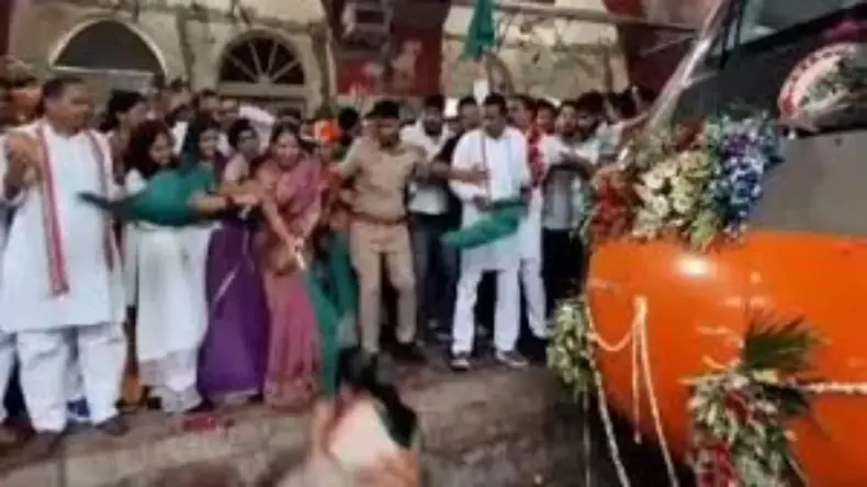 कश्मीर में चलने वाली वंदे भारत ट्रेन बाकी ट्रेनों से होगी अलग मिलेगी ये ख़ास सुविधा