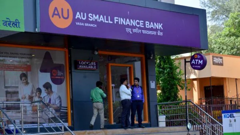 खुशखबरी! SBI का ATM इस्तेमाल करने वालों को मिलेंगे मुफ्त में 20 लाख