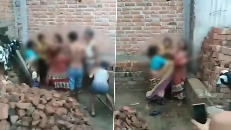 कड़ा निकाल… छात्रा की लड़कियों के गिरोह ने की पिटाई, लाते और घुसों की हुई बारिश
