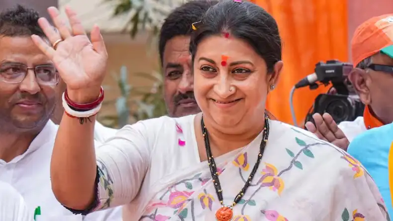 जम्मू-कश्मीर विधानसभा में आर्टिकल 370 के हंगामें पर बोलीं स्मृति ईरानी, नहीं होगीं वापसी