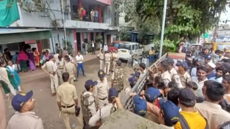 बांग्लादेशी मुस्लिम आठ साल की बच्ची नहीं छोड़ रहे! देश भर में आक्रोश का मंजर, यूनुस सरकार की अब खैर नहीं