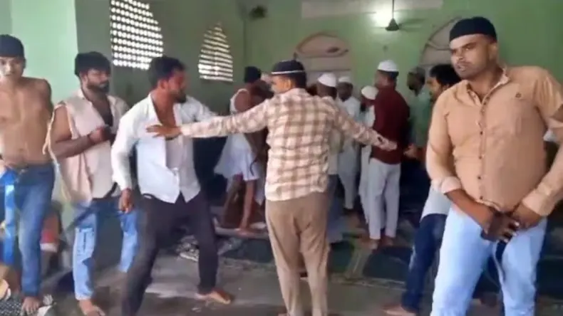 मस्जिद को तोड़ा जा रहा है, हिंदू-मुस्लमान में भेदभाव, ओवैसी ने सरकार को रगड़ ड़ाला