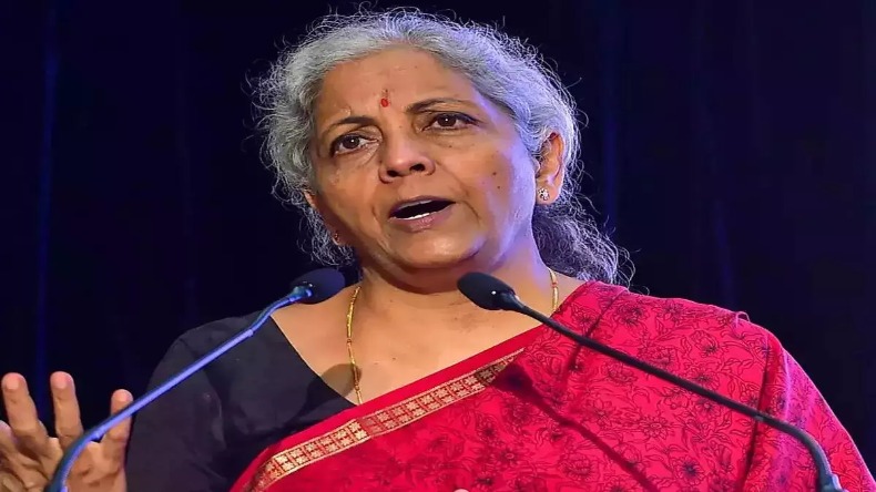 लड़कियों का बुर्का उतरवाकर बनाया वीडियो, लड़का निकला मुस्लिम, हो गया भारी बवाल