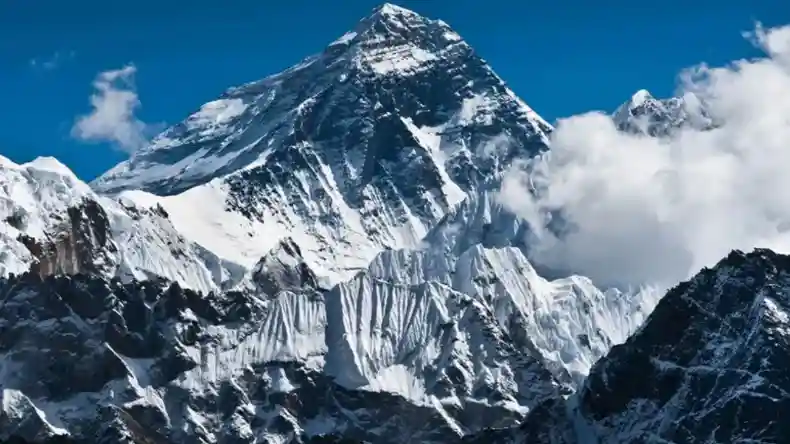 आदि कैलाश पर्वत की यात्रा करें हेलीकॉप्टर से