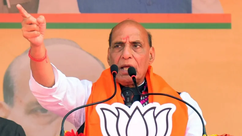 शाह के बाद राजनाथ सिंह ने लगा दी बांग्लादेश को मिर्ची! रक्षा मंत्री की बातें सुनकर भड़क उठेंगे यूनुस
