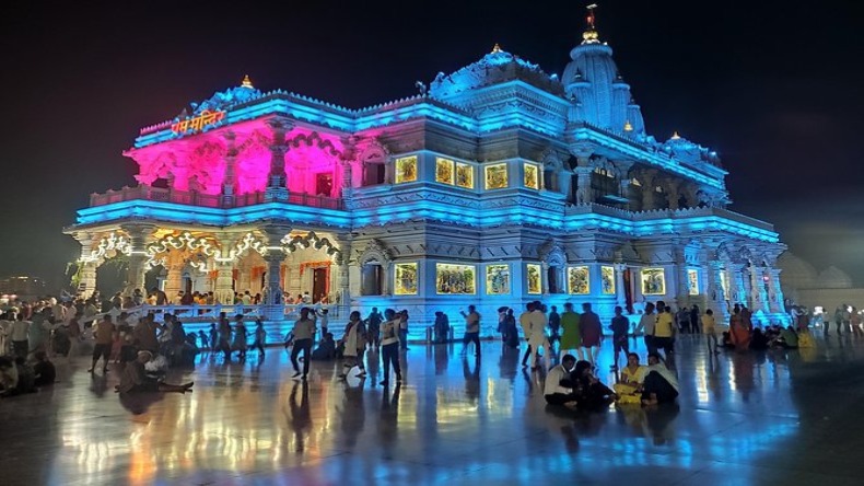 बाबरी विध्वंस की बरसी पर लड्डू गोपाल लेकर मथुरा मस्जिद पहुंच गईं हिंदू महिलाएं, उबला मुस्लिमों का खून