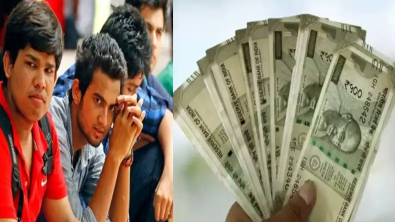न कटेंगे, न बंटेंगे, पीडीए के साथ रहेंगे, योगी के ‘कटेंगे तो बटेंगे बयान पर पलटवार करते हुए, सपा कार्यालय के बाहर लगे पोस्टर