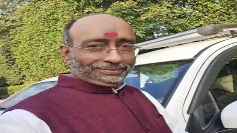 भक्ति गाने के बजाए बजा RJD का गाना, पंडाल में दिखाया अपना तेवर, भगवान को भी नहीं छोड़ा