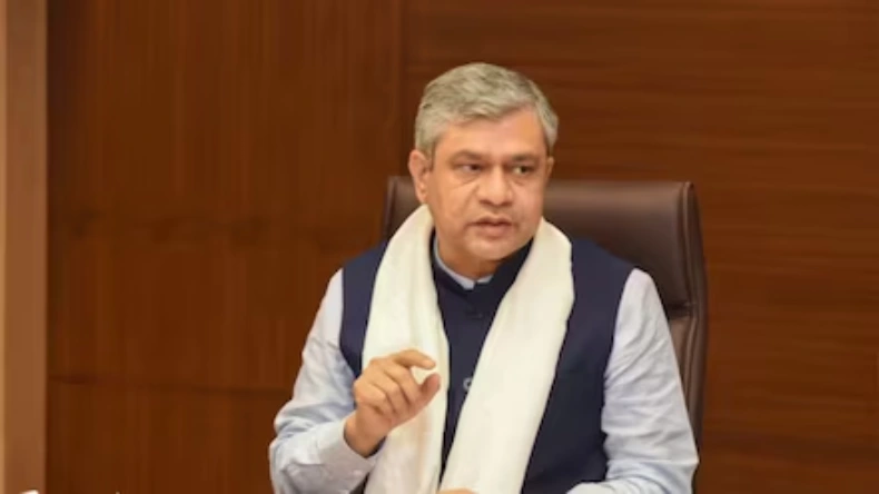 ट्रेन पकड़ने के लिए भागी महिला पर हुआ कुछ ऐसा…वीडियो देखकर उड़ जाएंगे होश