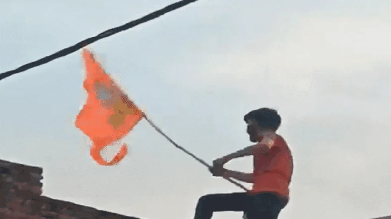 बहराइच हिंसा के लिए हिंदू जिम्मेदार, अखिलेश के नेता ने राम गोपाल मिश्रा को ही बता दिया दंगाई