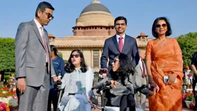 महाराष्ट्र चुनाव में फिसड्डी साबित होने के बाद पूर्व CJI चंद्रचूड़ पर खिसियाए संजय राउत, कह दी बड़ी बात