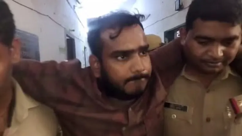 बेटी की शादी में मुस्लिम पिता ने छपवाया ऐसा कार्ड, हिंदुओं के खिल उठे चेहरे