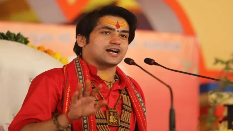 ‘गंदी-गंदी फिल्में बनाकर तुम्हारे…’, महंगी जैकेट और गुच्ची के चश्मे पर उठे सवाल तो भड़के बाबा बागेश्वर, ये जवाब देकर ट्रोलर्स को चुप करा दिया