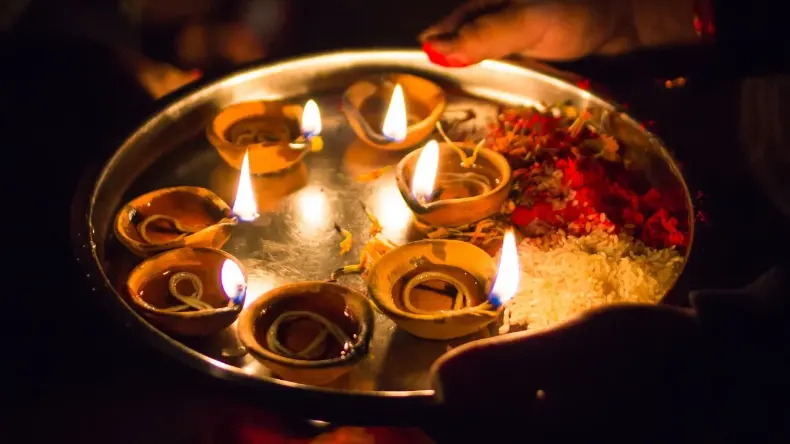 त्योहारी सीजन में हवाई यात्रा हुई महंगी, टिकट की कीमत ने छूआ आसमान