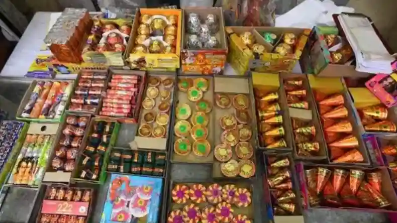 दिल्ली सरकार बच्चों को देने जा रही है सर्दियों की छुट्टी, जानें कब लागू होगा