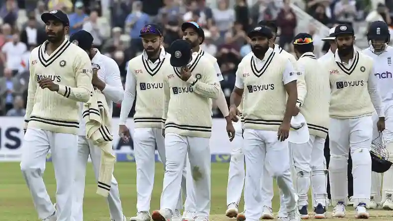 Live IND vs NZ: न्यूजीलैंड ने भारतीय टीम की गेंदबाजी को किया ध्वस्त, रचिन रविंद्र का शानदार शतक