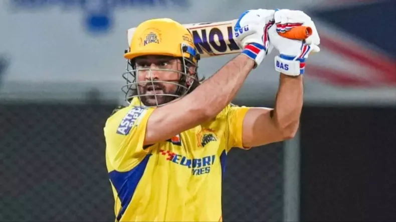 IPL 2025: मेगा ऑक्शन के ठीक पहले धोनी के करीबी खिलाड़ी ने बदल ली पार्टी, रोहित का गुड़गान करता नहीं थक रहा खिलाड़ी