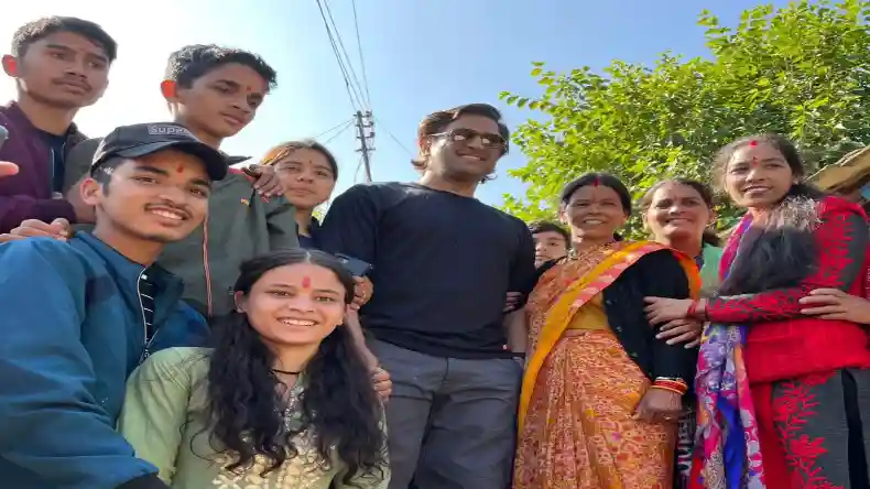 Video: माचिस की तिल्ली, शमी उड़ा दे बाबर आजम की गिल्ली, चैंपियंस ट्रॉफी को लेकर उत्साह बढ़ाएंगे धोनी के नारे!