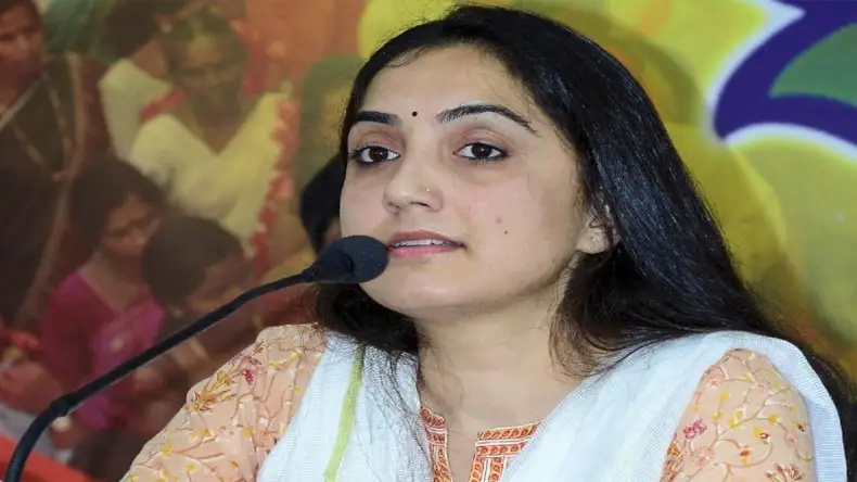 ‘बीवी का रेप करवाया तो मेरी गर्दन काट दो’, पत्नी ने के आरोपों पर फूट-फूटकर रोया पति, योगी-मोदी से लगाई गुहार