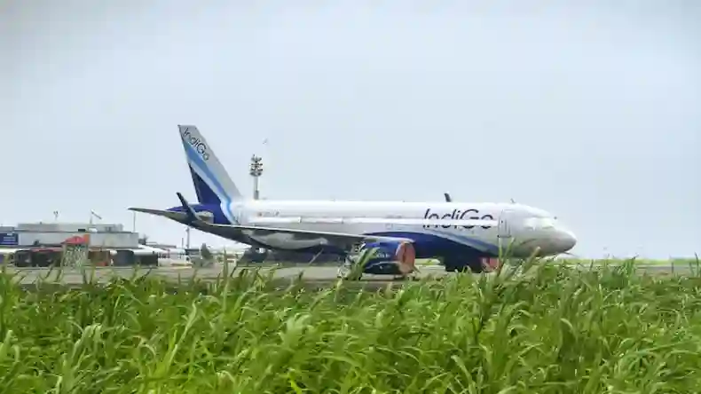 एयरलाइन इंडिगो को लगा झटका, Q2 में 986 करोड़ का घाटा