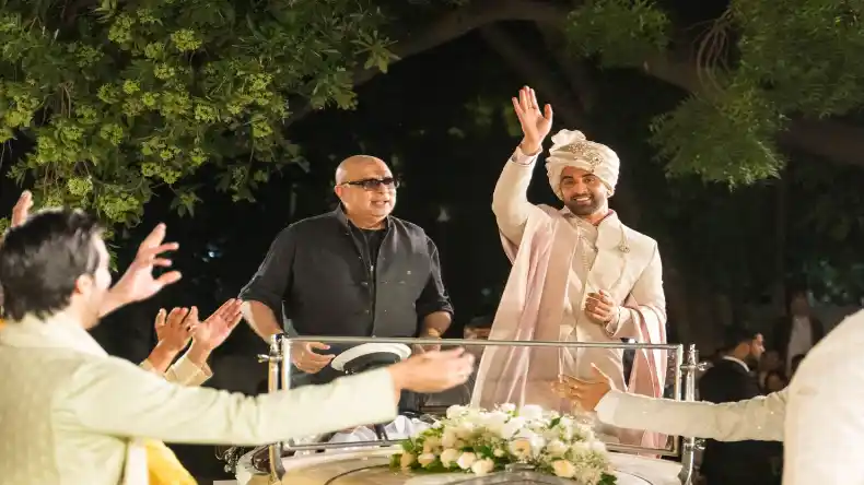 PM मोदी ने सैफ अली से कहा सोचा था तीन पीढ़ियों से…आप लाये नहीं और सुनाया जनसंघ का किस्सा