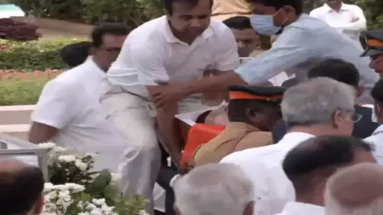 रतन टाटा को श्रद्धांजलि देने पहुंचे शाह-शिंदे-नायडू, NCPA ग्राउंड में लोगों का उमड़ा हुजूम