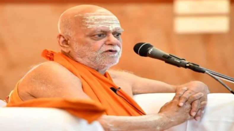 मस्जिद के पास पुलिस पर हुआ पथराव, जान बचाने के लिए हटना पड़ा पीछे, शंकराचार्य ने उठाए सवाल