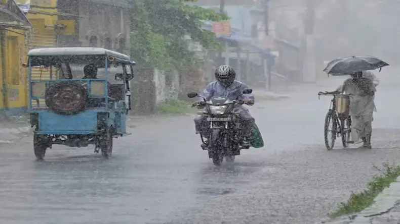 दिल्ली में दिवाली के बाद होगी सर्दी की एंट्री,देश के इन हिस्सों में दिखेगा तूफान दाना का असर