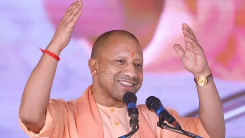लूट लो! UP के लोगों के लिए बड़ी खुशखबरी, CM योगी दिवाली पर मुफ्त में दे रहे हैं इतनी सारी चीजें