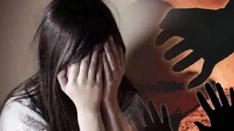 अम्मी के मुस्लिम दोस्तों ने मासूम का किया दुष्कर्म, हुई  6 महीने की प्रेग्नेंट और फिर..