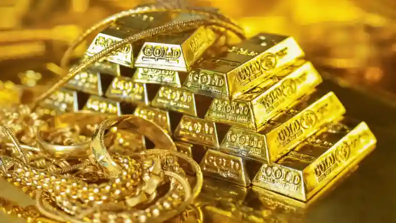 Gold Price: अमेरिका चीन में टैरिफ वॉर के बीच लोगों की औकात से बाहर आया सोना, गोल्ड की कीमत पहली बार 92 हजार पार