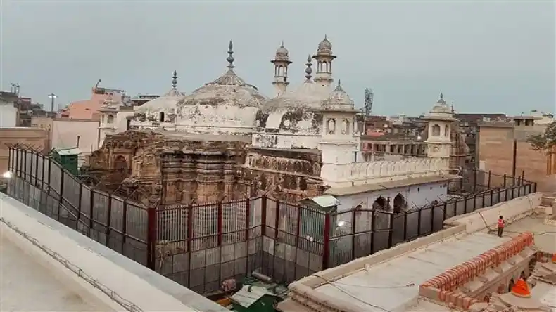 जयमाला से पहले दूल्हे ने बदली अपनी फितरत, कहा- गाड़ी नहीं तो शादी नहीं!
