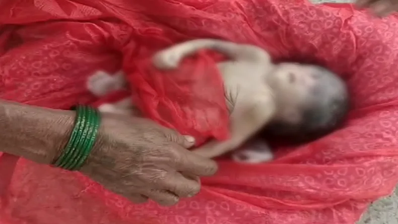 VIDEO: स्कूल में फेल होने पर बच्चा हुआ इतना खुश, बताई ऐसी वजह की वायरल हो गया वीडियो